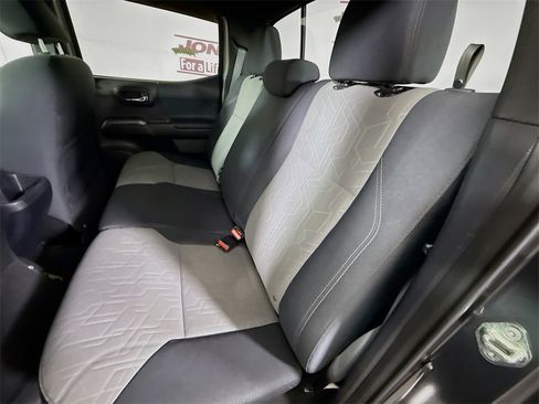 Certified 2020 Toyota Tacoma TRD Sport image 26