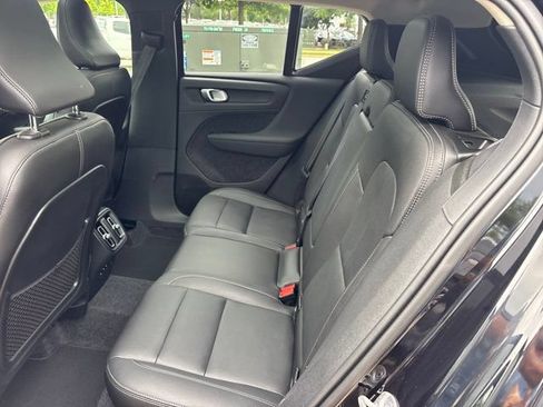 Used 2025 Volvo XC40 B5 Core AWD/4WD image 16