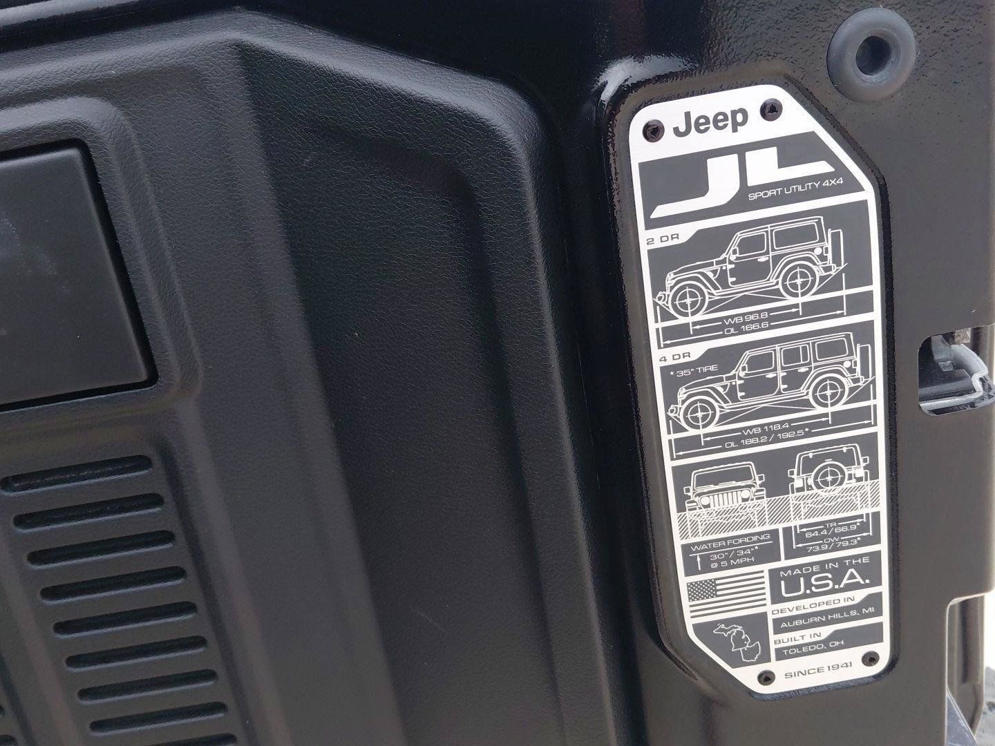 Used 2024 Jeep Wrangler Unlimited Rubicon w/ Technology Group AWD/4WD image 19