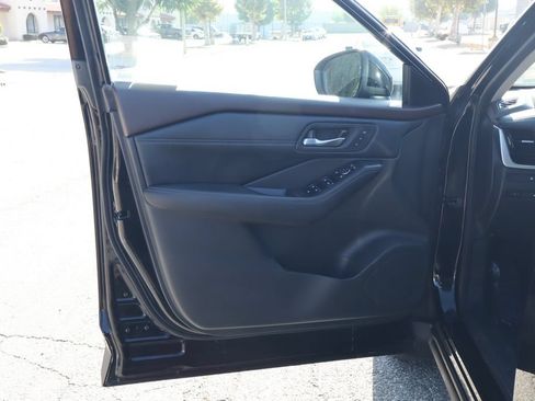 Used 2023 Nissan Rogue SL w/ SL Premium Package FWD image 18