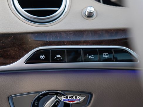 Used 2018 Mercedes-Benz S 560 4MATIC Sedan w/ Premium Package image 40