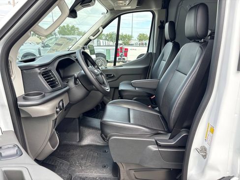 New 2026 Ford Transit 250 148 Medium Roof RWD image 28
