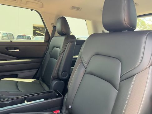 Certified 2023 Nissan Pathfinder SL w/ SL Premium Package FWD image 26