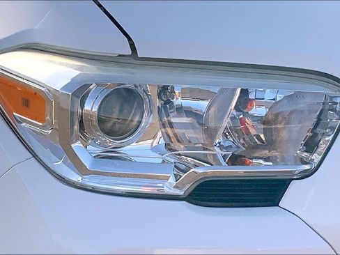 Used 2019 Toyota Tacoma SR w/ SR Convenience Package RWD image 28