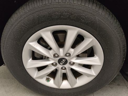 Used 2020 Kia Sorento LX image 31