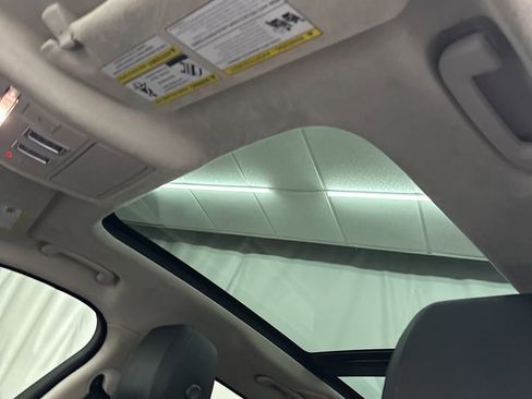 Used 2020 Jaguar F-PACE Premium image 19