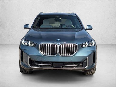 New 2026 BMW X5 xDrive50e image 6