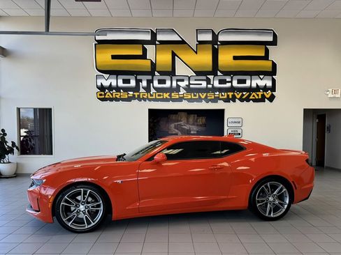 Used 2020 Chevrolet Camaro LT w/ RS Package image 3
