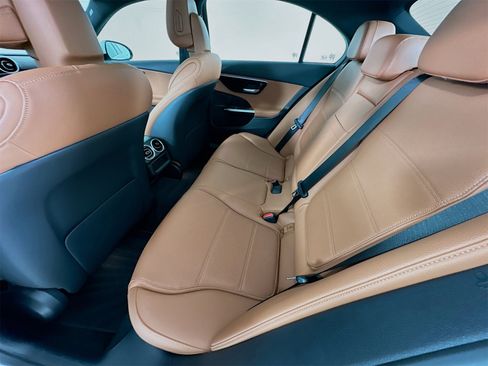 Used 2025 Mercedes-Benz C 300 Sedan image 26