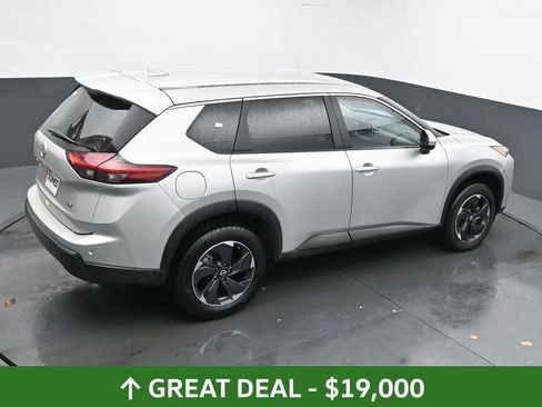 Used 2024 Nissan Rogue SV image 44