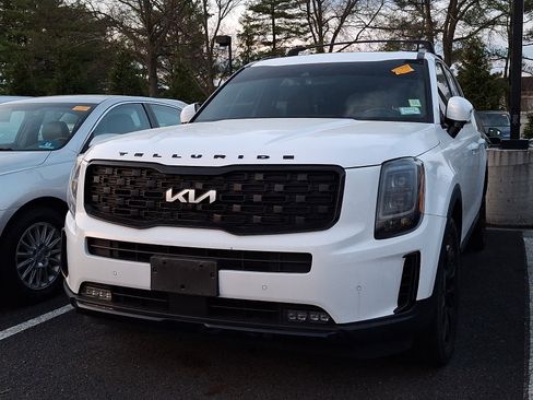 Used 2022 Kia Telluride SX w/ SX Prestige Package image 2