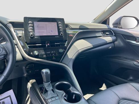 Used 2024 Toyota Camry SE w/ Convenience Package FWD image 22