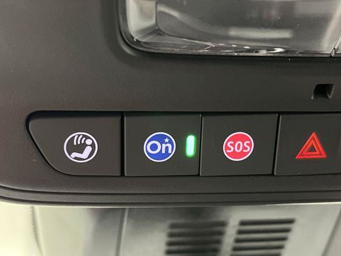 Certified 2025 GMC Terrain Elevation w/ Technology Package II AWD/4WD image 25