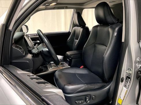 Used 2022 Toyota 4Runner Limited AWD/4WD image 25