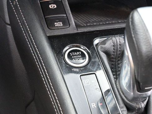 Used 2023 Nissan Kicks SR w/ SR Premium Package FWD image 24