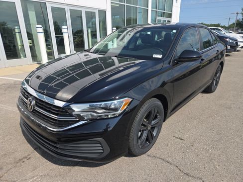 Certified 2022 Volkswagen Jetta SE FWD image 11