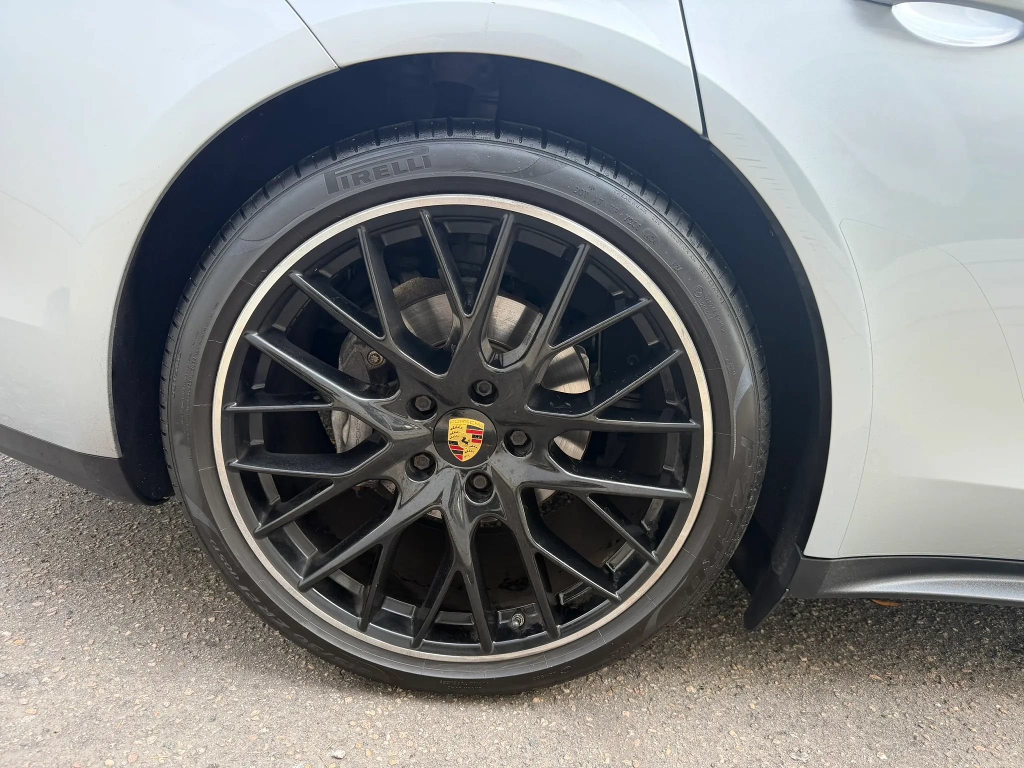 Used 2018 Porsche Panamera 4 AWD/4WD image 44