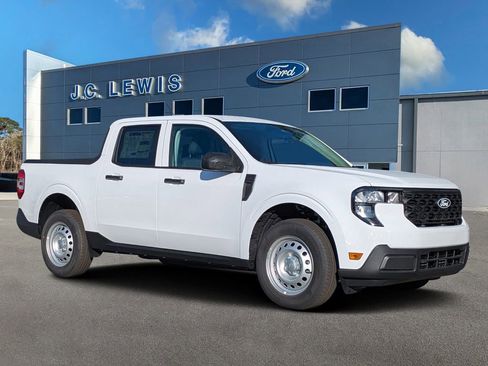 New 2025 Ford Maverick XL image 1