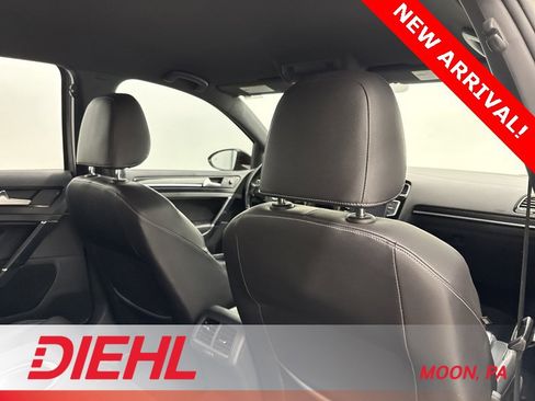 Used 2017 Volkswagen Golf R 4-Door image 10