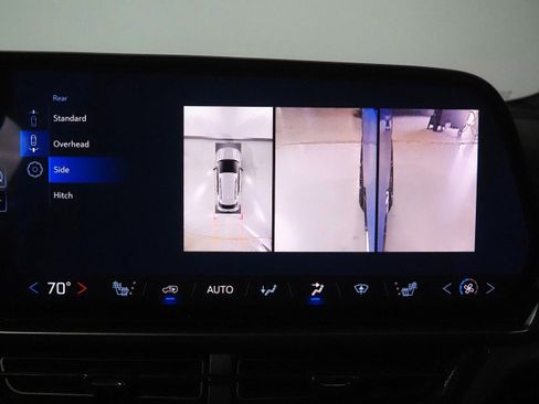Used 2024 Chevrolet Equinox EV FWD RS w/2RS image 29