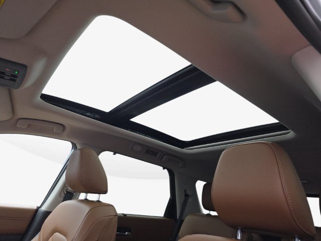 Used 2025 Nissan Pathfinder Platinum FWD image 29
