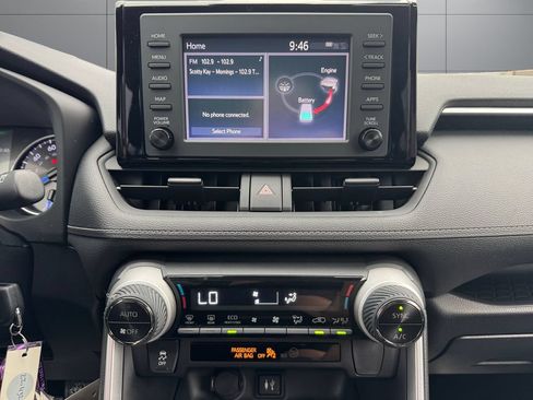 Used 2019 Toyota RAV4 LE AWD/4WD image 15