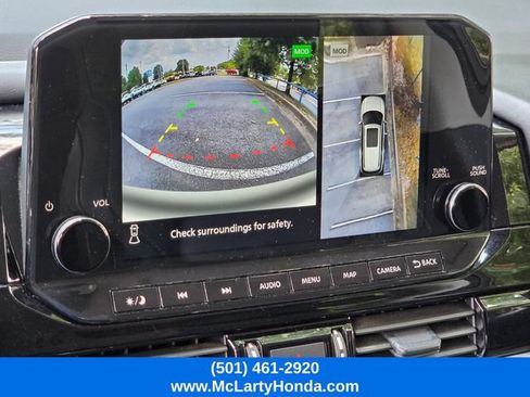 Used 2025 Nissan Pathfinder SL FWD image 23