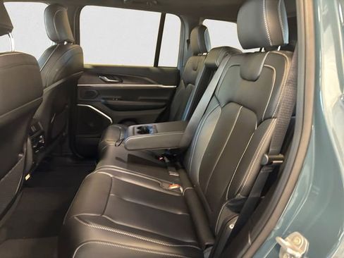 New 2026 Jeep Grand Cherokee Limited w/ Limited Altitude Package AWD/4WD image 13