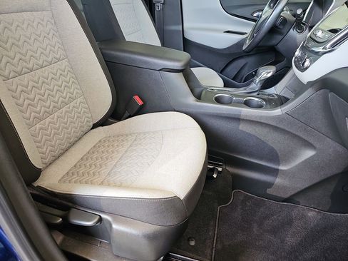 Used 2022 Chevrolet Equinox LT AWD/4WD image 13