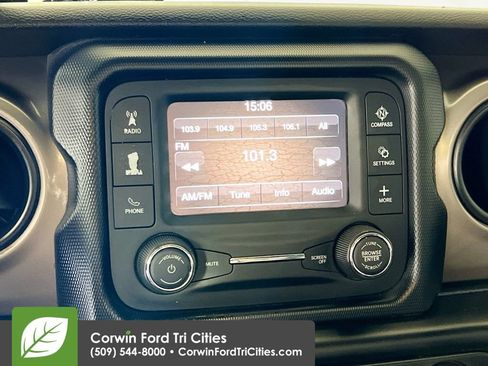 Used 2020 Jeep Gladiator Sport w/ Trailer Tow Package AWD/4WD image 22