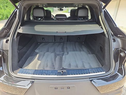Certified 2024 Porsche Cayenne AWD/4WD image 38