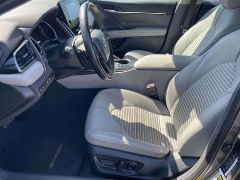 Used 2023 Toyota Camry SE w/ Convenience Package FWD image 12