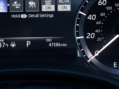 Used 2023 Toyota Highlander XLE image 42