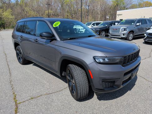 Used 2023 Jeep Grand Cherokee L Laredo image 2