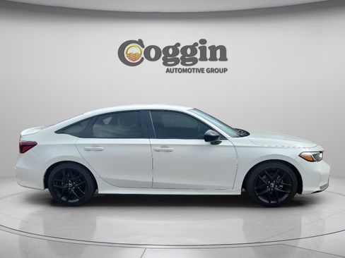 Used 2025 Honda Civic Sport image 7