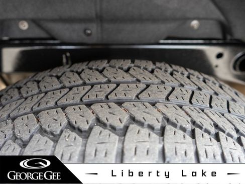 Used 2023 GMC Canyon Denali image 34