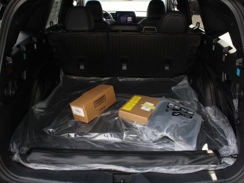 New 2026 Subaru Outback Limited XT w/ Premium/Limited Plus Package AWD/4WD image 9