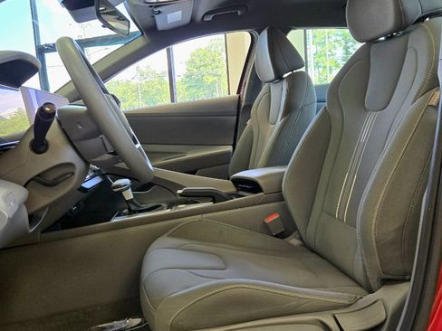 Used 2024 Hyundai Elantra SEL image 13