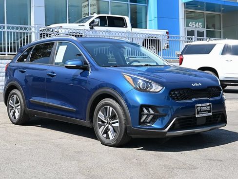 Used 2022 Kia Niro EX FWD image 2