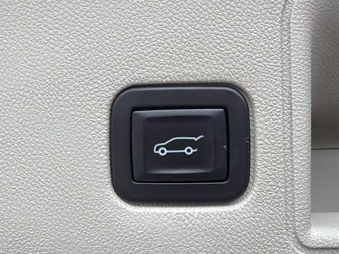 Used 2018 GMC Terrain Denali w/ Comfort Package image 19