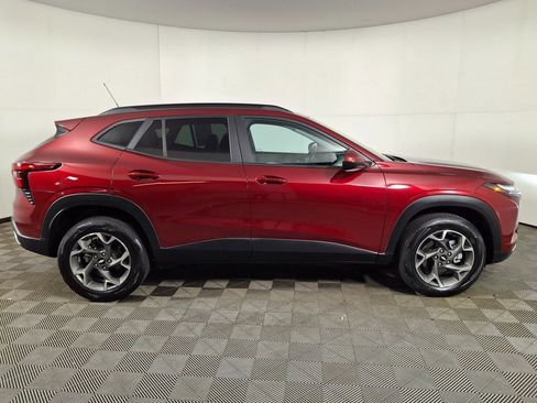 Used 2024 Chevrolet Trax LT w/ Driver Confidence Package image 6