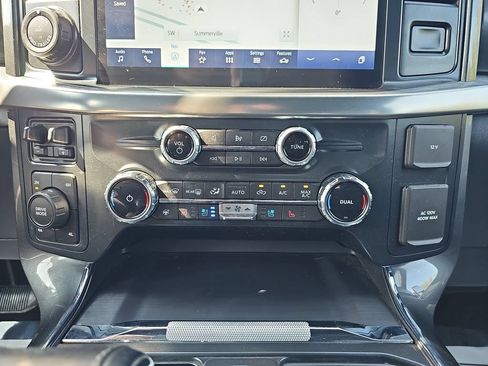 Used 2022 Ford F150 Lariat w/ Equipment Group 502A High AWD/4WD image 23