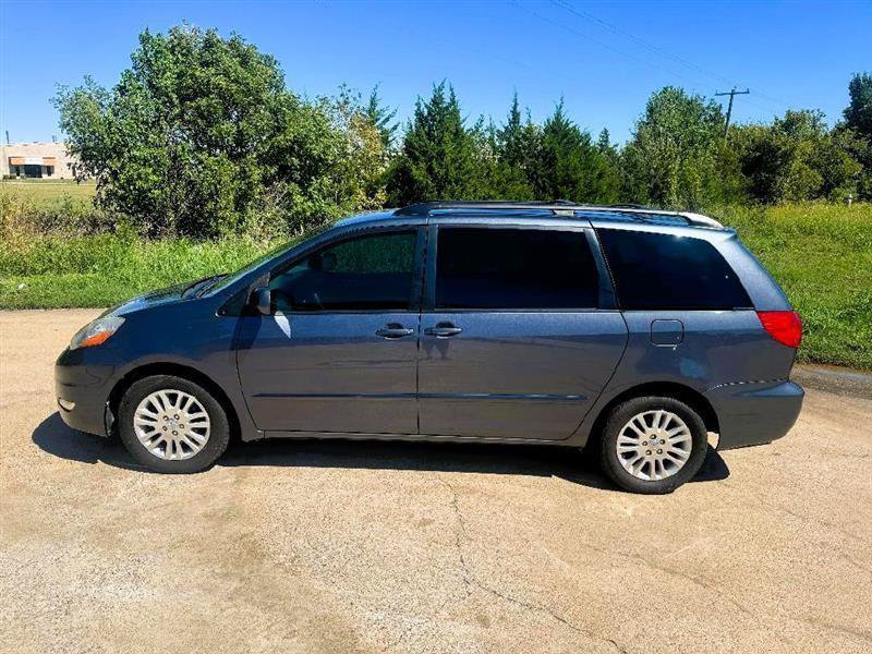 Used 2008 Toyota Sienna XLE FWD image 10