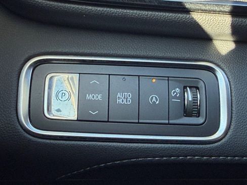 Used 2025 Buick Enclave Preferred FWD image 19