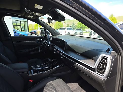 Used 2025 Kia Sorento SX Prestige AWD/4WD image 7