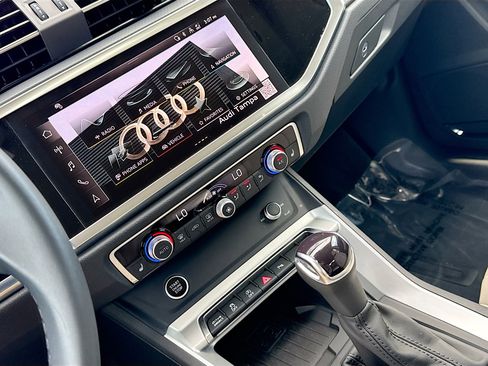 Used 2025 Audi Q3 2.0T Premium Plus w/ Premium Plus Package image 27