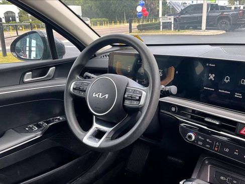 Used 2025 Kia K5 LXS FWD image 17