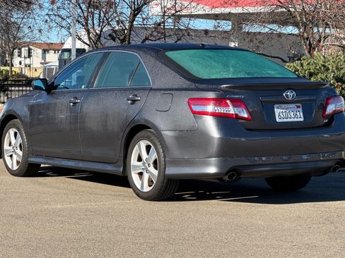 Used 2011 Toyota Camry SE image 6