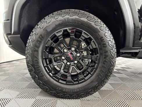 New 2026 GMC Canyon Elevation w/ Convenience Package image 9