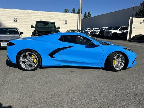 Used 2025 Chevrolet Corvette Stingray Convertible w/ 1LT image 3